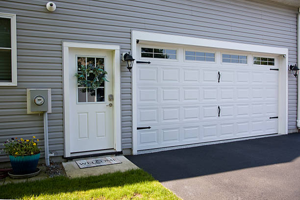 24/7 Emergency Garage Door Panel Replacement experts in Spinnerstown, PA